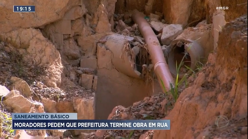 Vídeo: Moradores pedem que prefeitura termine obra em rua de Ribeirão das Neves, na Grande BH