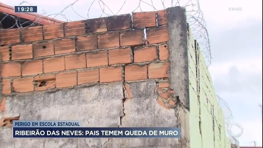 Vídeo: Pais temem queda de muro em escola estadual de Ribeirão das Neves, na Grande BH