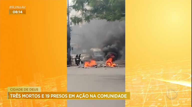 Vídeo: Moradores fazem protestos em pontos da comunidade na zona oeste do Rio
