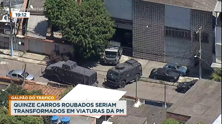 Vídeo: Galpão utilizado por criminosos é interditado por policiais militares, na zona norte do Rio
