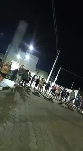 Vídeo: Moradores do litoral norte de SP manifestam por moradia popular