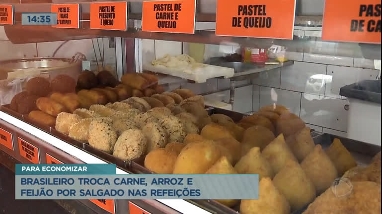 Vídeo: Brasileiros tem trocado o almoço por salgados para economizar
