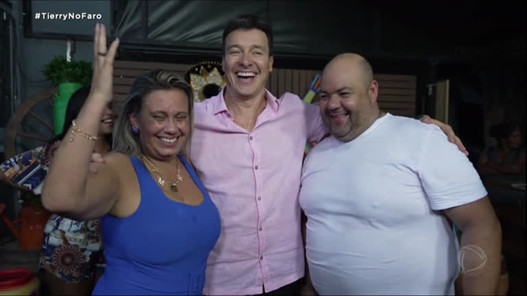 Vídeo: Leka leva o prêmio máximo, encontra o ídolo Tierry, e recebe pedido de casamento do companheiro