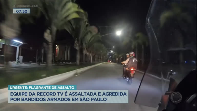 Vídeo: Equipe da Record TV é assaltada e agredida por bandidos armados em São Paulo