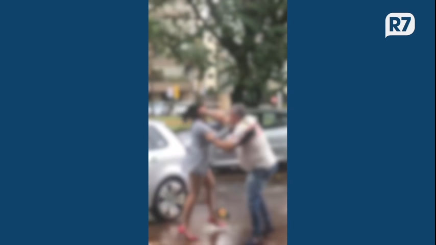 Vídeo: Vídeo: advogada é agredida com socos e empurrões em estacionamento no Sudoeste