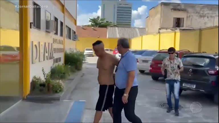 Vídeo: Minuto JR : homem é preso em Nova Iguaçu (RJ) por ameaçar e agredir a própria mãe