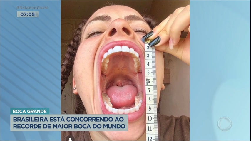 Vídeo: Brasileira concorre para ter recorde de maior boca do mundo