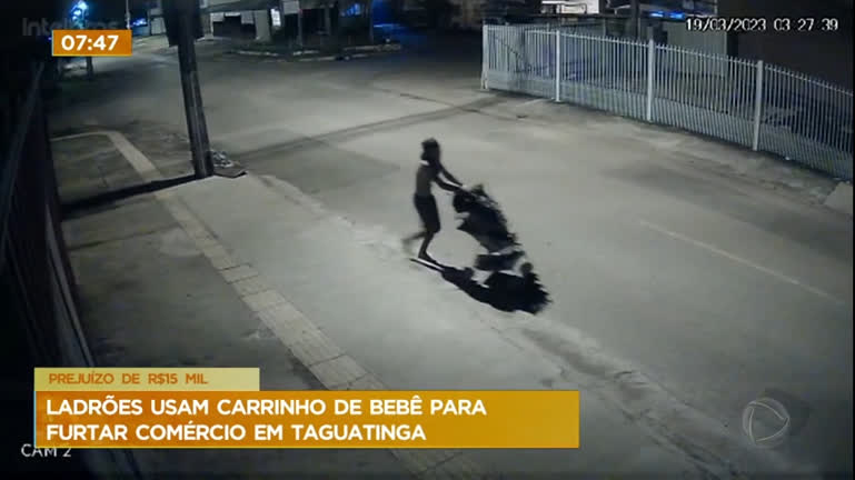 Vídeo: Ladrões usam carrinho de bebê para furtar comércios em Taguatinga (DF)