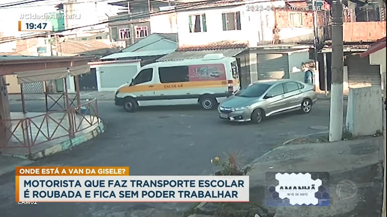 Vídeo: Criminosos roubam van escolar durante transporte de estudantes no RJ