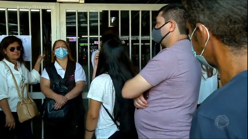 Vídeo: Greve dos metroviários de São Paulo prejudica mais de 2 milhões de pessoas nesta quinta (23)