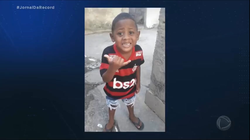 Vídeo: Minuto JR : Corpo de criança que caiu do quarto andar de um prédio no RJ é enterrado