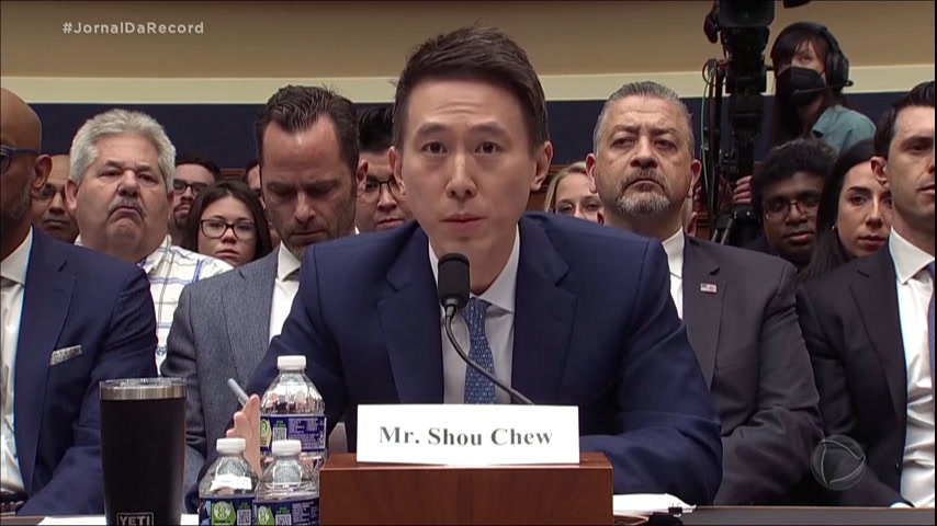 Vídeo: Congresso dos EUA interroga Shou Chew, executivo do TikTok
