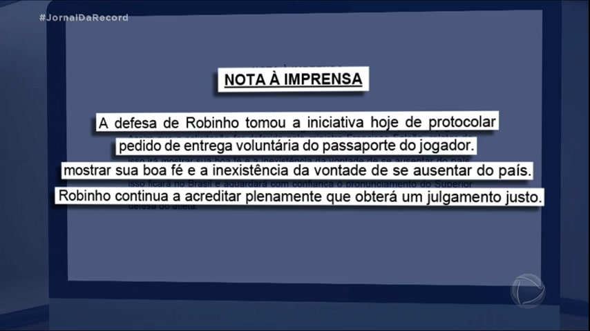 Vídeo: Robinho entrega passaporte à Justiça enquanto aguarda decisão do STJ