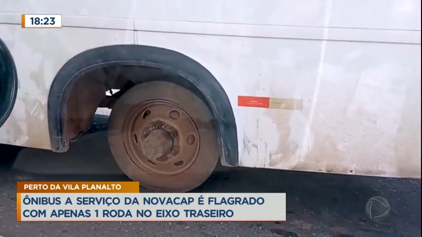 Vídeo: Ônibus a serviço da Novacap é flagrado com apenas uma roda no eixo traseiro
