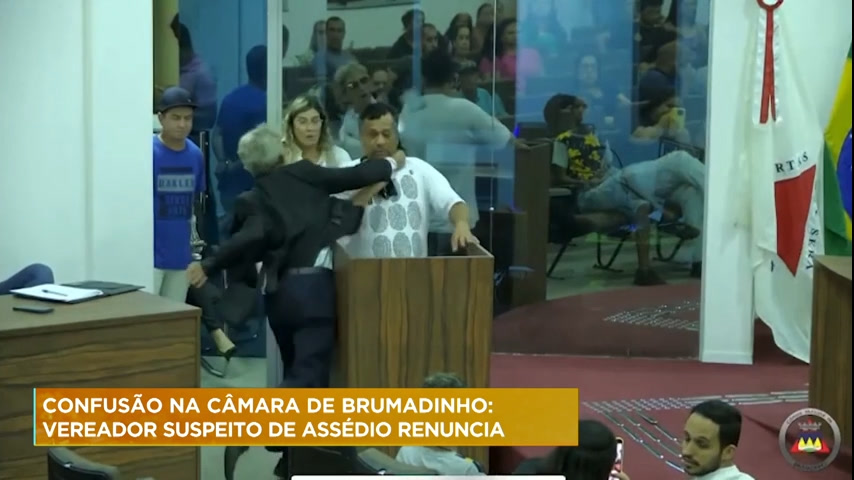 Vídeo: Denúncia de assédio a ex-vereador causa confusão durante reunião na Câmara de Brumadinho (MG)
