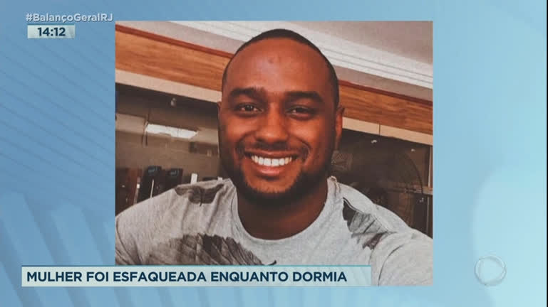 Vídeo: Homem esfaqueia ex-mulher enquanto vítima dormia no RJ