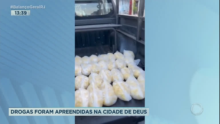Vídeo: Polícia apreende drogas em operação na Cidade de Deus (RJ)