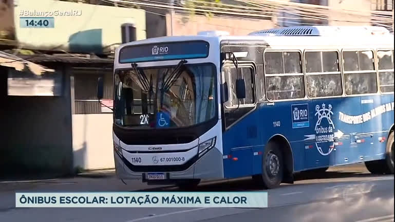 Vídeo: Pais e alunos reclamam de falta de ônibus escolares em Guaratiba