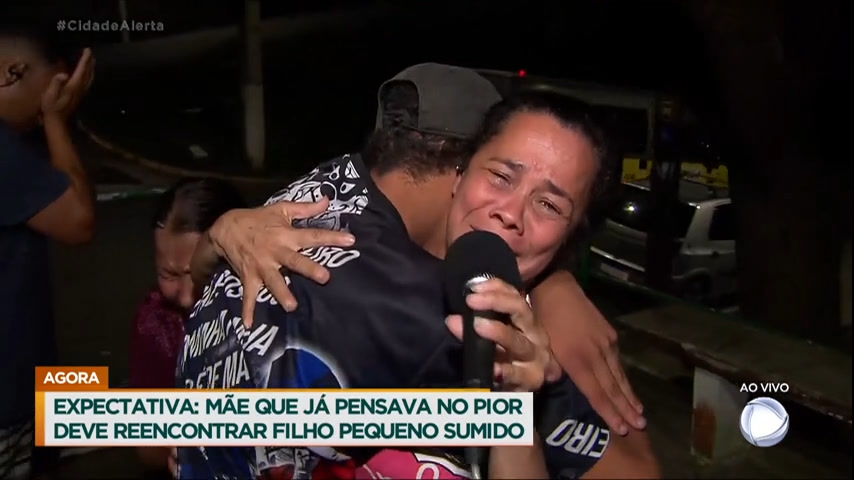 Vídeo: Emocionante: mãe reencontra filho ao vivo no Cidade Alerta