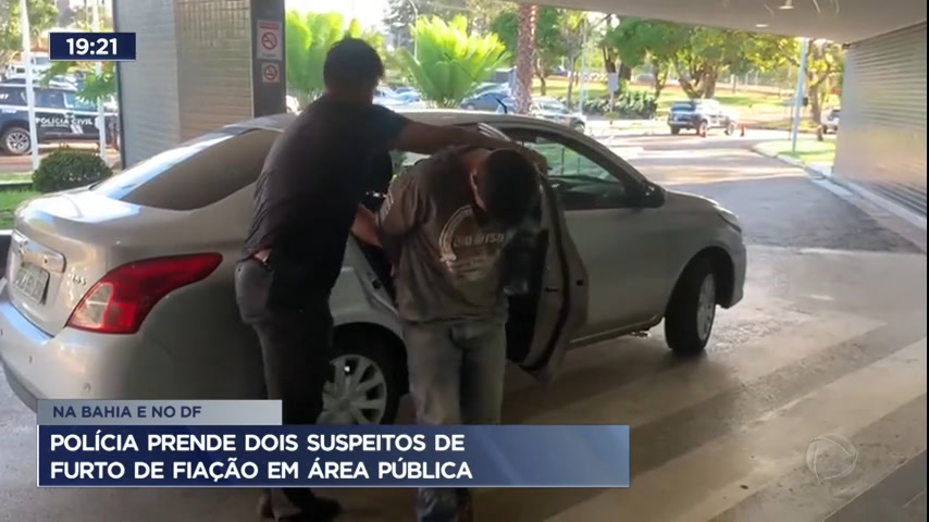 Vídeo: Polícia prende dois suspeitos de furto de fiação em área pública