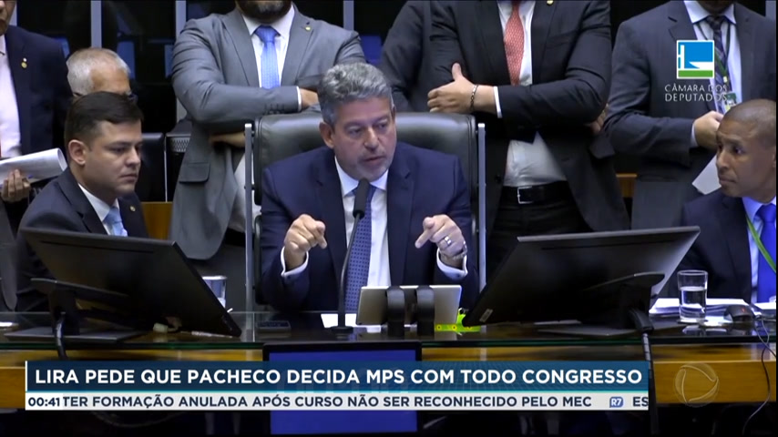 Vídeo: Arthur Lira pede que Rodrigo Pacheco decida sobre MPs com todo o Congresso