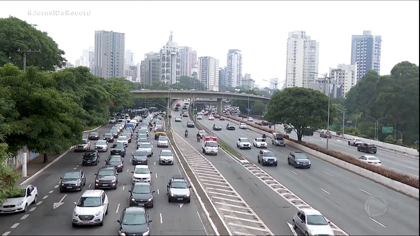 Vídeo: São Paulo lança aplicativo de transporte que promete maior lucro a motoristas e preços baixos a consumidores