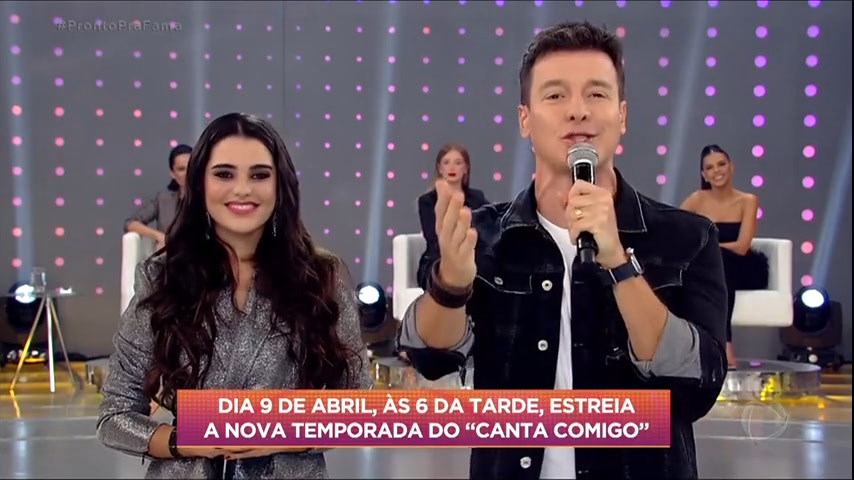 Vídeo: Anna Maz, campeã do Canta Comigo 4, canta música autoral no palco do Hora do Faro
