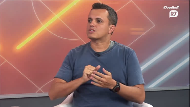 Vídeo: Podcast Joga nas 11 : "Estão dando tiro a esmo", analisa Bruno Piccinato sobre as contratações do São Paulo