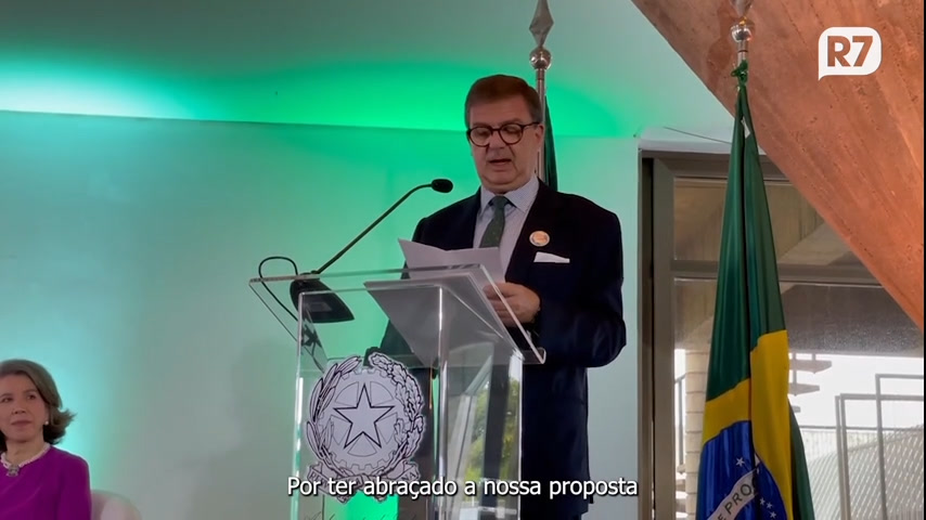 Vídeo: Embaixador da Itália realiza discurso durante cerimônia do Lixo Zero; assista