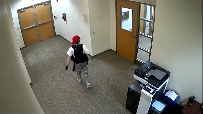 Vídeo: Minuto JR Mundo : vídeo mostra ataque a uma escola no Tennessee, nos EUA