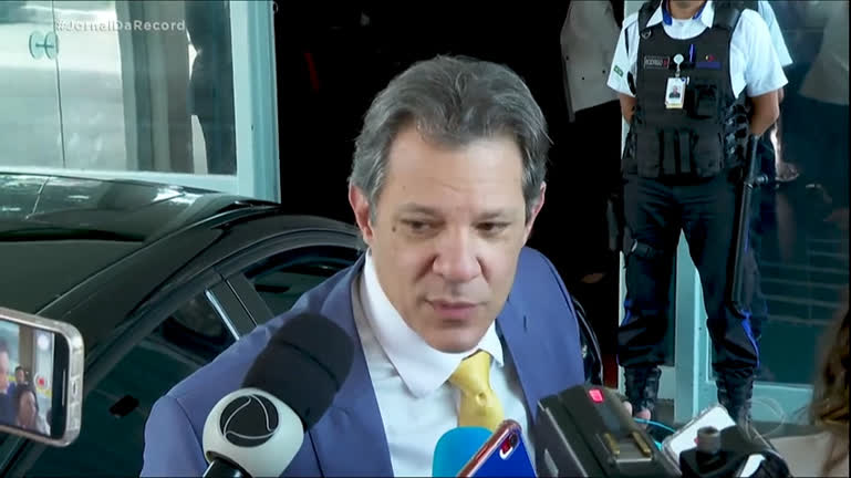 Vídeo: Fernando Haddad apresenta proposta do arcabouço fiscal ao presidente da Câmara e líderes partidários