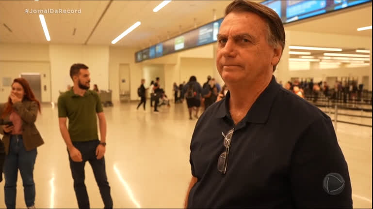 Vídeo: Ex-presidente Bolsonaro é intimado pela PF a depor no inquérito sobre as joias sauditas