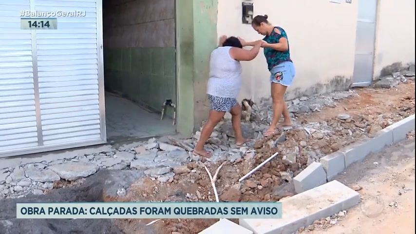 Vídeo: Moradores de São João de Meriti reclamam de calçadas quebradas