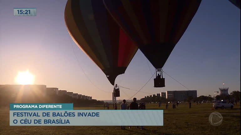 Vídeo: Festival de balões invade o céu de Brasília