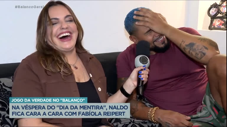 Vídeo: Na véspera do Dia da Mentira, Fabíola Reipert fica cara a cara com Naldo Benny
