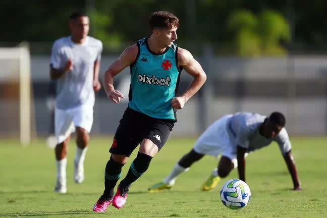 Vídeo: Vasco goleia o Tupi-MG em jogo-treino; veja os gols