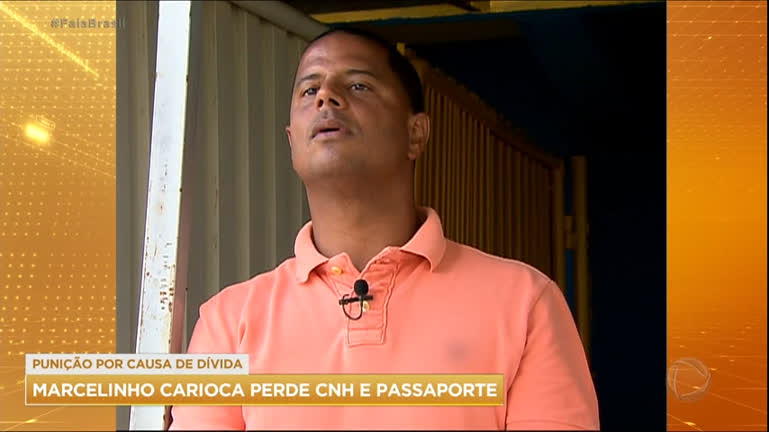 Vídeo: Marcelinho Carioca perde carteira de motorista e passaporte por causa de dívida