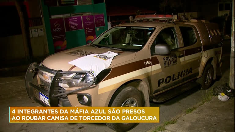 Vídeo: Integrantes de torcida organizada do Cruzeiro roubam camisa de torcedor do Atlético-MG e são presos em BH