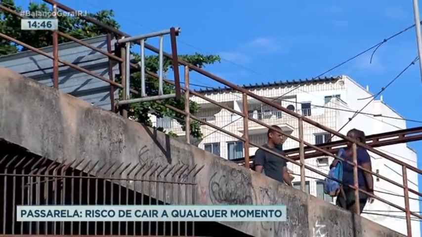 Vídeo: Com risco de cair, passarela está interditada há oito anos em Nova Iguaçu (RJ)