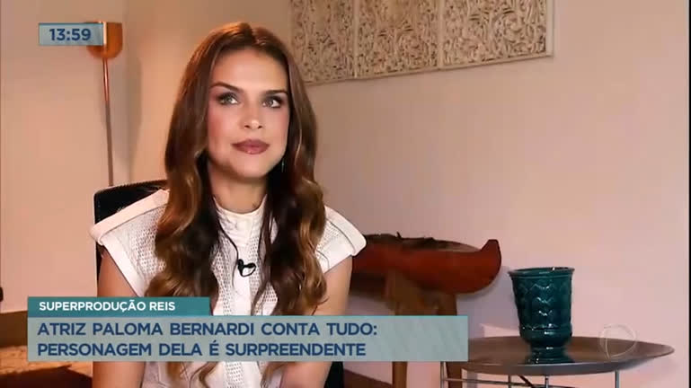 Vídeo: Atriz Paloma Bernardi mostra bastidores da série Reis
