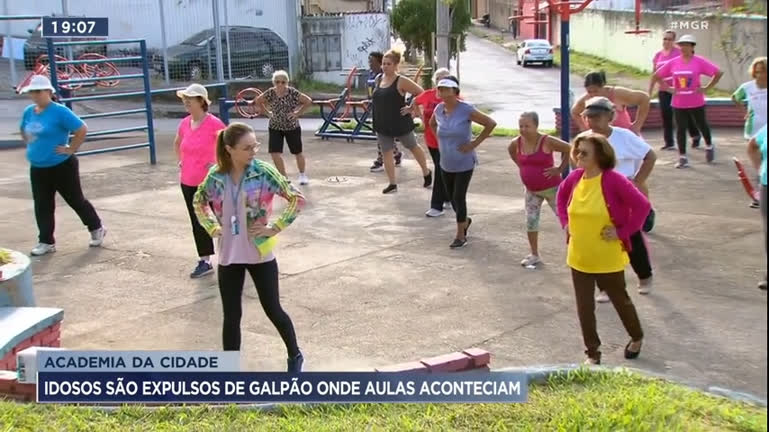 Vídeo: Idosos que frequentam a academia da cidade são expulsos do local que realizam atividades