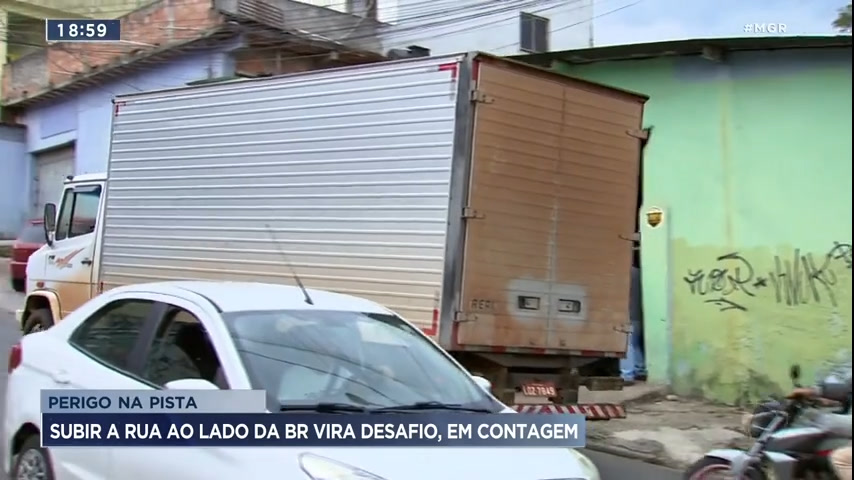 Vídeo: Subir a rua ao lado da BR-040 vira desafio para moradores em Contagem
