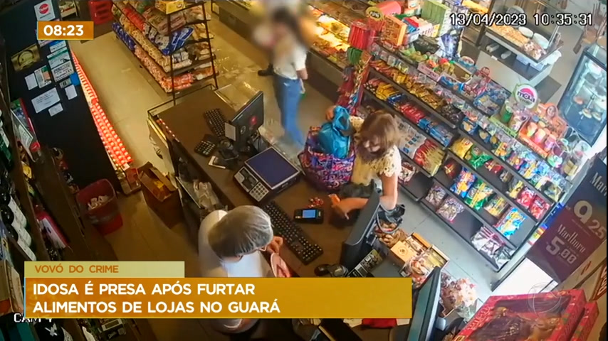 Vídeo: Idosa é presa após furtar diversos alimentos de lojas no DF