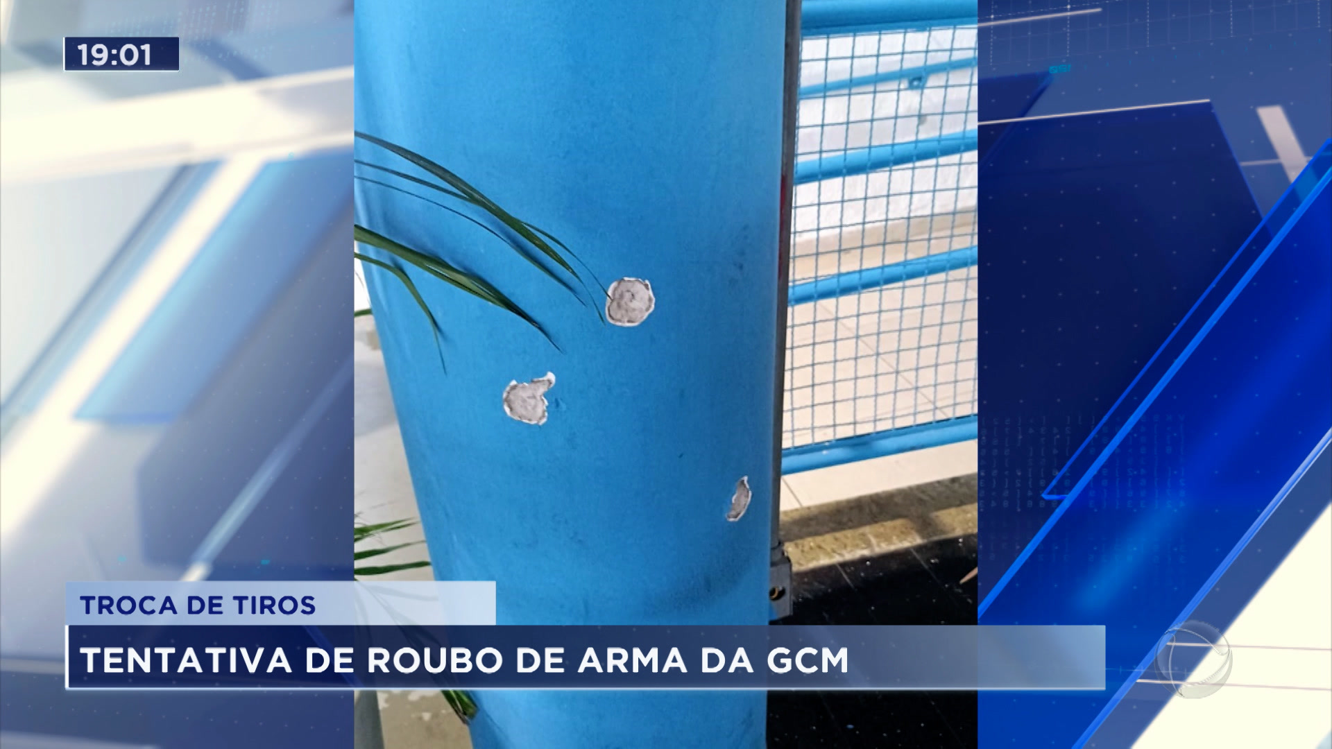 Vídeo: Grupo invade escola para roubar arma, em São José.