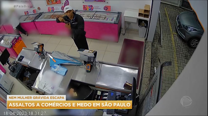 Vídeo: Criminosos roubam dois comércios na Grande São Paulo