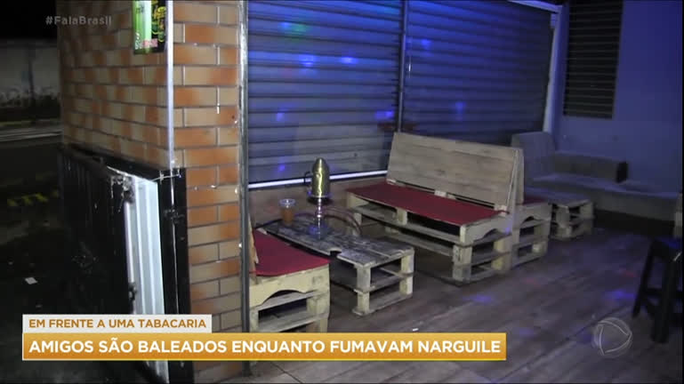 Vídeo: Homens são baleados na porta de uma tabacaria na Grande São Paulo