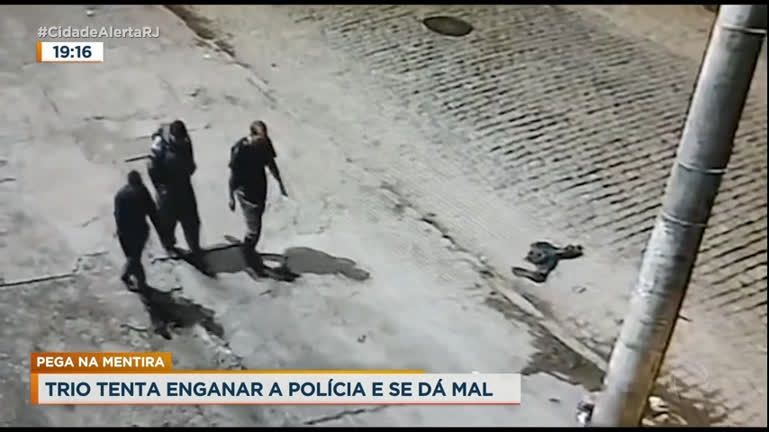Vídeo: Três criminosos tentam enganar a polícia e são presos no Rio