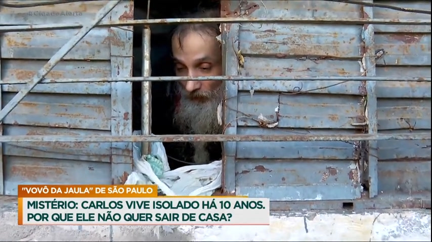 Vídeo: Homem de 56 anos vive isolado há uma década em casa