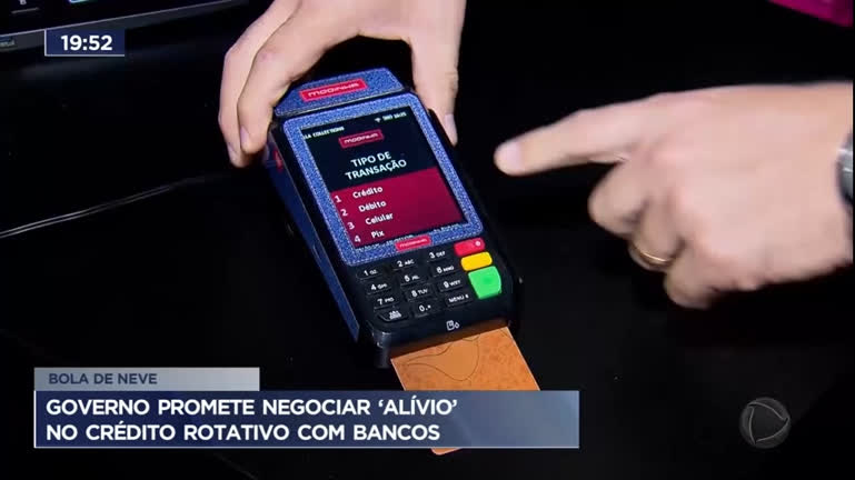 Vídeo: Governo promete negociar 'alívio' no crédito rotativo com bancos