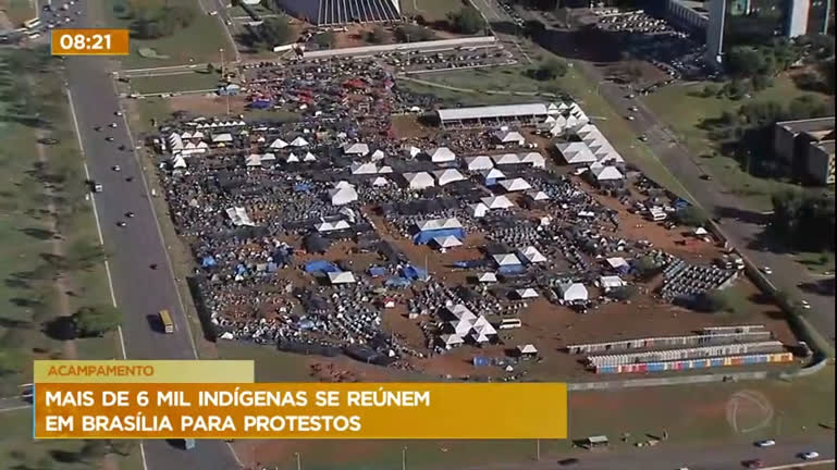 Vídeo: Mais de 6 mil indígenas se reúnem em Brasília para protestos